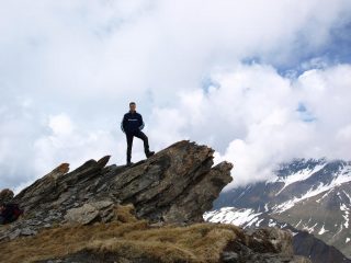 In cima