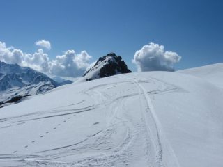 Pain de Sucre tra curve e nuvole.....