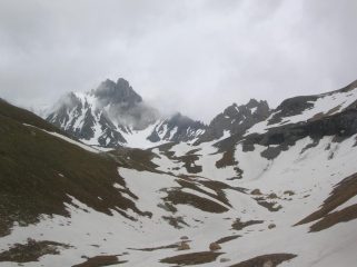 Vallone della Fournache e Dent Parrachée sullo sfondo.