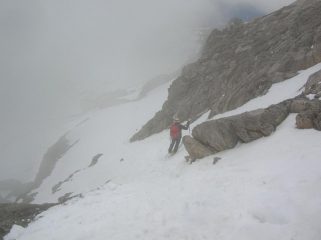 Raccordo esposto tra i pendii sottostanti la cima e la Brache de la Loza.