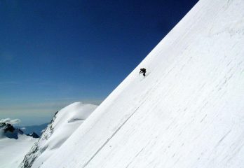 Andrea pennella a metà parete