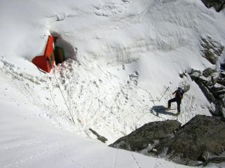 ... con vista del Bivacco Blais