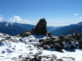 Omino di vetta e bassa valle