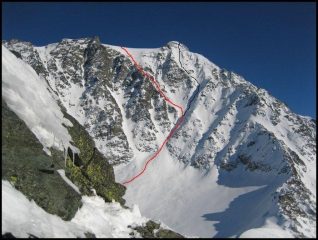 in nero la linea del Couloir 