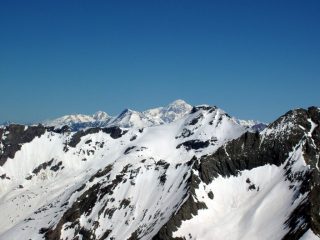 ... e il Bianco spunta dietro l'Albaron