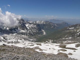 Il versante di salita dalla vetta