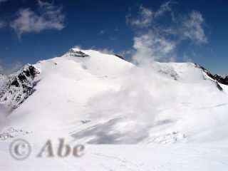 Il Sustenhorn visto dalla cima del Gwachtennhornn.