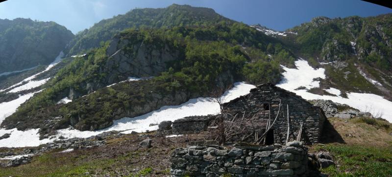 alpe pian delle marmotte e uja con i due canali di salita
