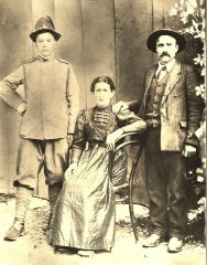 Mio nonno, Alpino della Prima Guerra Mondiale con i genitori