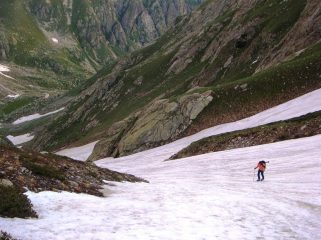 Salendo lungo la Gorgia della Maura