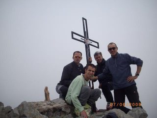 in cima