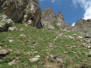 In discesa, appena usciti dal canalino della normale 