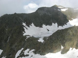 Il lago rouen ancora ghiacciato