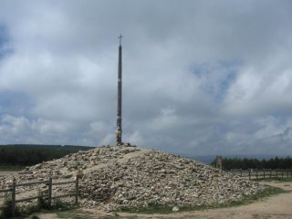 La cruz de hierro 1505 mt.