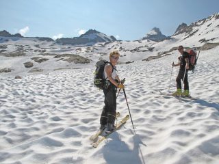 il vallone giusto, con la Cima di Seiva a sinistra e la Punta Fourà a destra
