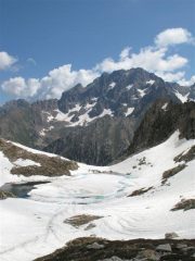 Il piccolo lago laterale e dietro sempre lei...