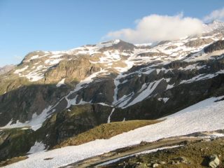 uno sguardo dalla funivia verso il mantova