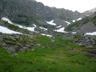 il vallone a dx in alto la bocchetta 2414