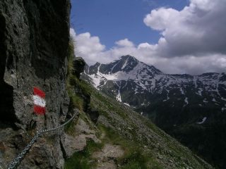Lo Stella salendo al Rif.Chiavenna dall'Alpe Motta