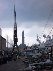 Genova al porto antico cercate il sig.Pastorino uomo d'altri tempi è gentilissimo sembra uscito da un film del 1950