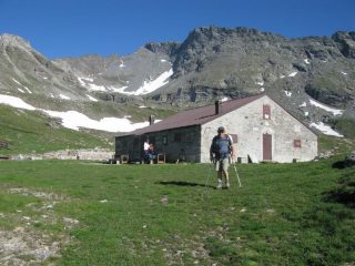 Il pianoro del rifugio