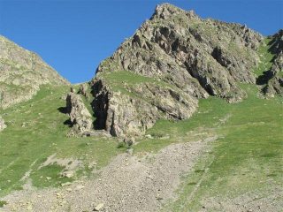 Salendo al Passo di Rostagno, l'opera 154 bis del Vallo Alpino
