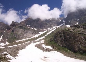Il passo per la Valnontey