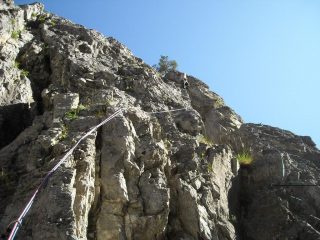 via sgabello:corde a zigzag