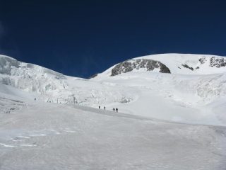 l'ambiente glaciale salendo verso la cima