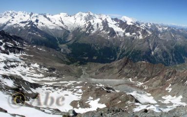 Testata della Saastal dalla cima.