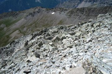 I faticosi sfasciumi sotto la cima