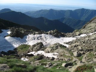 Conca nevosa sotto la Perra