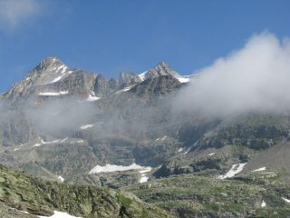 Tresenta, la Becca di Montcorvè e il  Roc