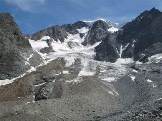 Il mont Velan visto dal rifugio con il ghicciaio Tseudet