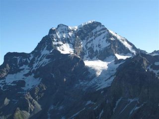 Il Gran Combin domina l'itinerario per il Velan