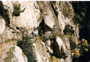 trecciolino passaggio nelle gallerie rocciose