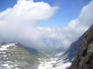 Monte Rosa in mezzo allu nubi