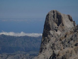 Dalla vetta della Torre Blanca il solito Naranco de Bulnes