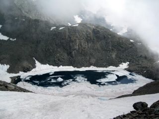 Il lago ancora gelato...