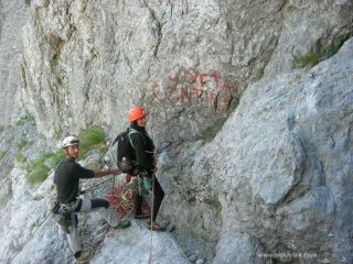 la caratteristica scritta