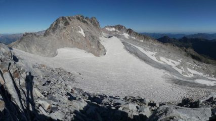 il glaciar visto da sotto la cima