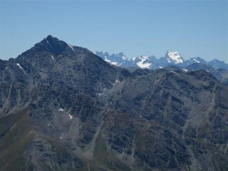 Pierre Menue fatta tre anni fa e dietro la Barre des Ecrins