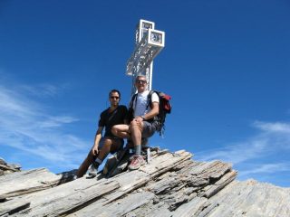 Sulla croce di vetta