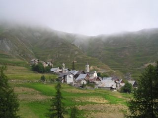 la tranquilla  borgata di Ferrere