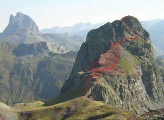 ANAYET (sul fondo Pic du Midi d'Ossau)