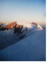 Alba sui Fiescherhorns salendo al Finsteraarhorn