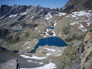 I laghetti nei pressi del Rif  Perucca visti dal passo di Volfrede