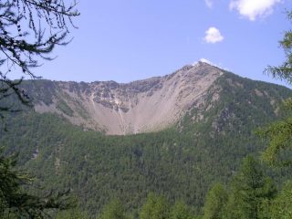 Vista complessiva della Becca France e la sua frana