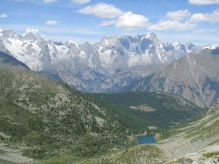anfiteatro magnifico e lago di Arpy