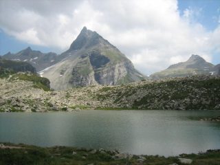 Pizzo del Moro dal Lago del Bianco